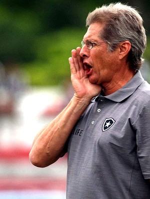 Oswaldo de Oliveira na partida do Botafogo contra o Audax (Foto: Guilherme Pinto / Ag. O Globo)