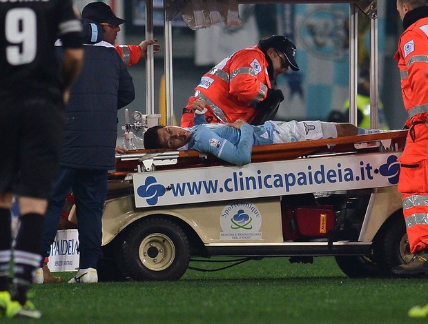 Hernanes Lazio machucado (Foto: AFP)