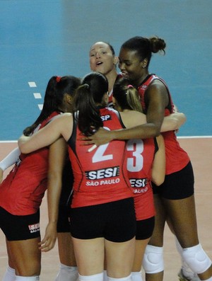 vôlei Sesi comemoração (Foto: Tarcísio Badaró / Globoesporte.com)