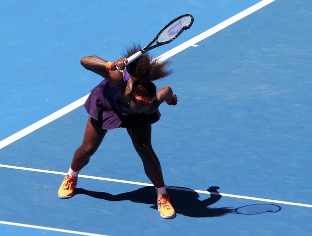 Serena Williams quebra raquete quartas aberto da austrália (Foto: Reuters)