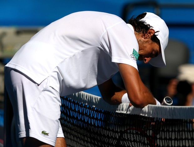 Jeremy Chardy se lamenta na rede após perder um ponto (Foto: Getty Images)