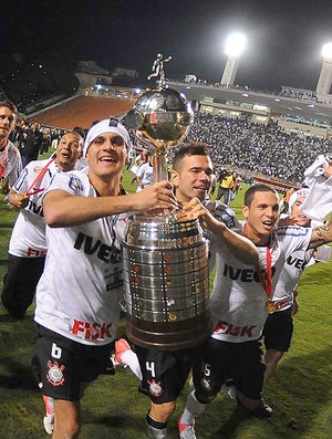 Corinthians comemorando, Libertadores (Foto: Marcos Ribolli  / Globoesporte.com)