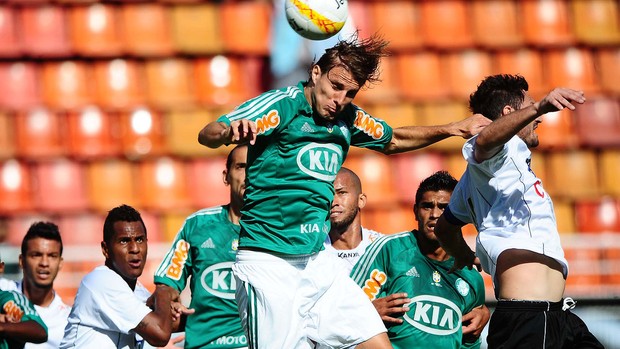 Henrique do Palmeiras na partida contra o Bragantino (Foto: Marcos Ribolli / Globoesporte.com)