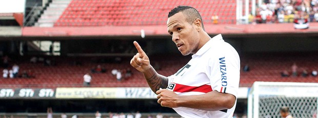 Luis Fabiano comemora gol do São Paulo contra o Mirassol (Foto: William Volcov / Ag. Estado)