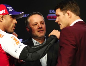 Vitor Belfort e Bisping na coletiva do UFC em São Paulo (Foto: Marcos Ribolli / Globoesporte.com)