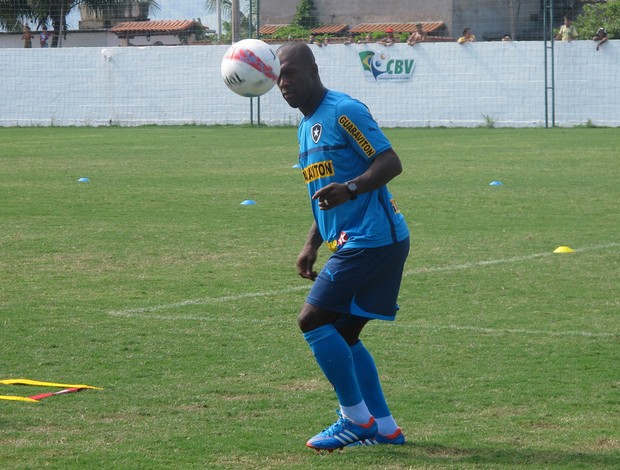 Seedorf CT CBV Botafogo (Foto: Thales Soares)