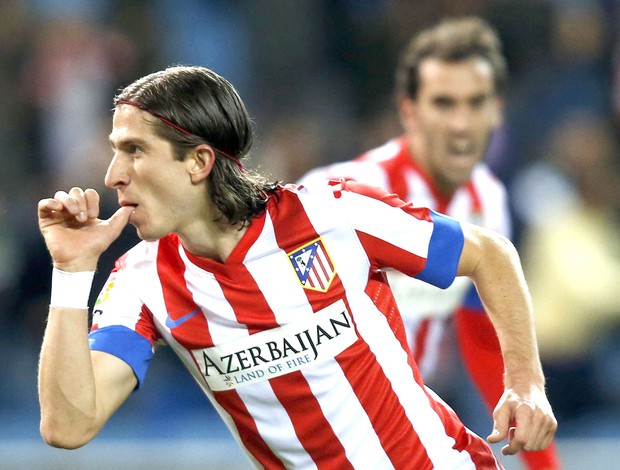 Filipe Luis comemora gol do Atlético de Madrid contra o Betis (Foto: Agência Reuters)