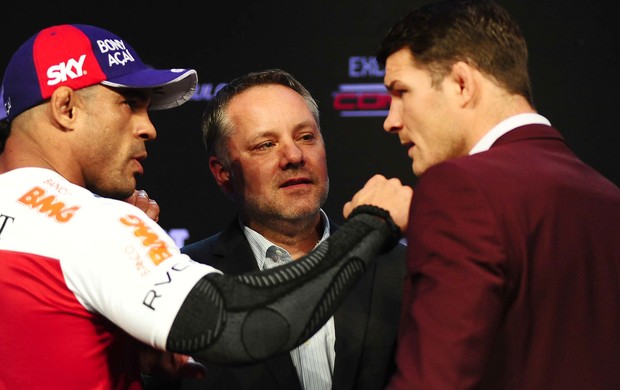 Vitor Belfort e Bisping na coletiva do UFC em São Paulo (Foto: Marcos Ribolli / Globoesporte.com)