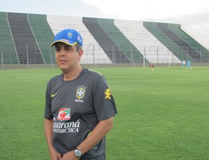 Técnico Émerson Ávila durante treino em San Juan (Foto: Marcelo Baltar/Globoesporte.com)