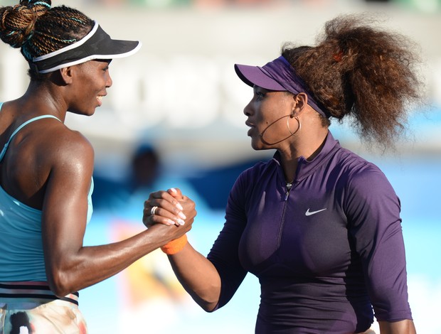 Venus e Serena Williams primeira rodada duplas Aberto da Austrália (Foto: AFP)