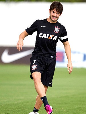 Pato no treino do Corinthians (Foto: Daniel Augusto Jr. / Ag. Corinthians)