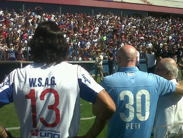 LOCO ABREU NACIONAL (Foto: Reprodução/Twitter Nacional Uruguai)