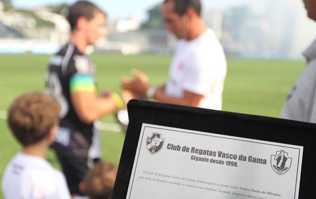 Pedrinho despedida Vasco x Ajax (Foto: Marcelo Sadio / Site Oficial do vasco)