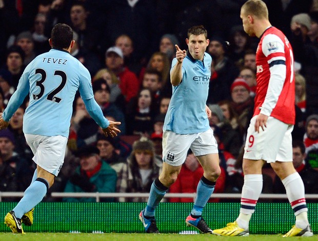 milner manchester city x arsenal (Foto: AFP)