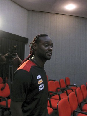 Vagner Love Flamengo (Foto: Domingos Peixoto / O Globo)