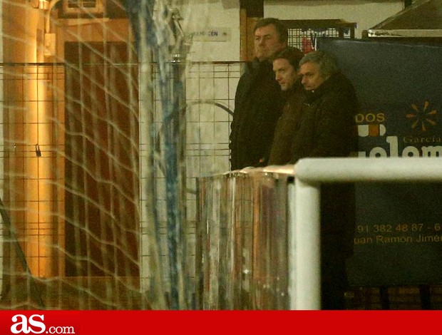 Reprodução jornal AS - josé mourinho treino dos filhos  (Foto: Daniel Sastre / Jornal AS)