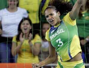 handebol alexandra nascimento (Foto: Agência AFP)