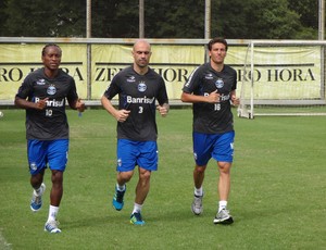 Zé Roberto, Cris e Elano foram poupados de treino do Grêmio (Foto: Hector Werlang/Globoesporte.com)