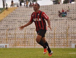 Guilherme comemora gol do Atlético-PR na Copa São Paulo (Foto: Divulgação/Site oficial do Atlético-PR)