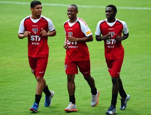 denilson wellington negueba são paulo treino (Foto: Marcos Ribolli / Globoesporte.com)