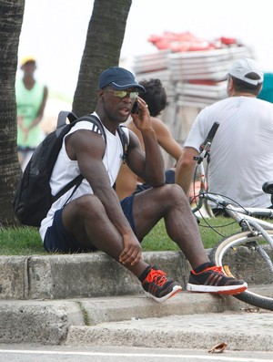 seedorf Botafogo bicicleta pedalando (Foto: Gil Rodrigues/FotoRio News)