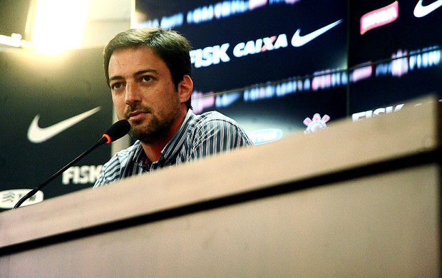 Duilio Monteiro diretor Corinthians (Foto: Marcos Ribolli / Globoesporte.com)