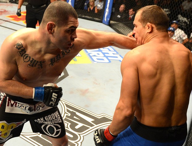 Cigano e Cain Velasquez, UFC 155 (Foto: Getty Images)