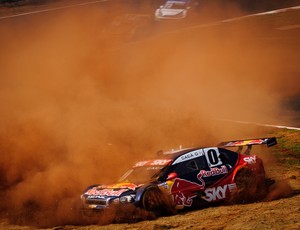 Cacá Bueno teve um pneu furado, rodou e não pontuou na etapa de Cascavel da Stock Car 2012 (Foto: Marcelo Maragni / divulgação)