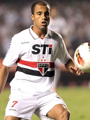 Lucas, São Paulo e Universidad Católica (Foto: Vipcomm)