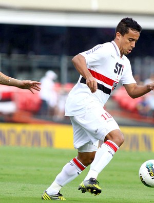 Jadson na partida do São Paulo contra o Fluminense (Foto: Marcos Bezerra / Ag. Estado)