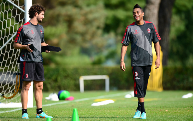 Robinho Alexandre Pato Milan (Foto: AFP)