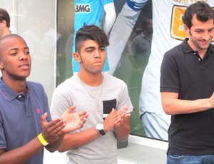 Edu Dracena, Gabigol, Victor Andrade ,Inauguração da Loja do Santos na vila (Foto: Marcelo Hazan / Globoesporte.com)