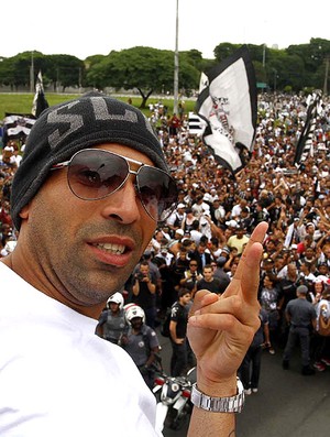 Emerson Sheik comemoração Corinthians festa Mundial (Foto: Gustavo Tilio / Globoesporte.com)