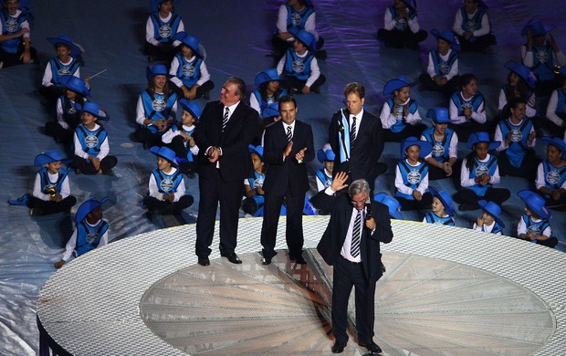 Odone se emociona com ovação da torcida do Grêmio na Arena (Foto: Lucas Uebel/Grêmio FBPA)