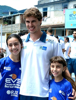 Bruninho Rio de Janeiro vôlei escola social no Borel  (Foto: Divulgação)