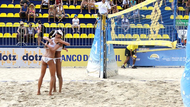 Maria Clara e Carol Solberg vôlei de praia Rio de Janeiro (Foto: Helena Rebello / Globoesporte.com)