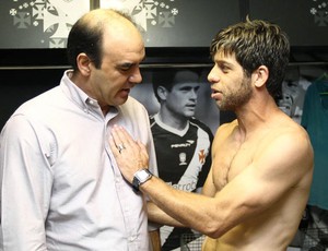 Ricardo Gomes Vasco vestiário Juninho Pernambucano (Foto: Marcelo Sadio / Site Oficial do Vasco da Gama)