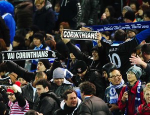 torcida corinthians jogadores chelsea x monterrey (Foto: Marcos Ribolli/GLOBOESPORTE.COM)