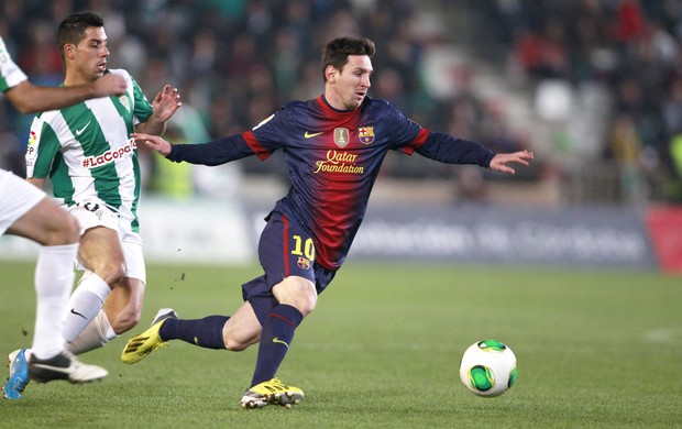 Messi, Cordoba e Barcelona (Foto: Agência Reuters)