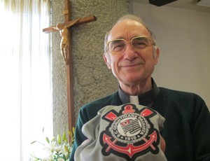 Padre Keith Humphries de igreja em Nagoya (Foto: Marcos Ribolli / Globoesporte.com)