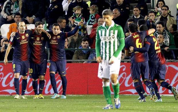 Messi comemora gol do Barcelona contra o Betis (Foto: AP)