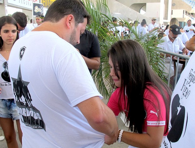 Fernanda Maia em evento do Botafogo (Foto: Thales Soares / Globoesporte.com)