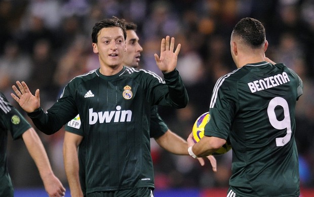 Ozil e Benzema gol Real Madrid (Foto: Getty Images)