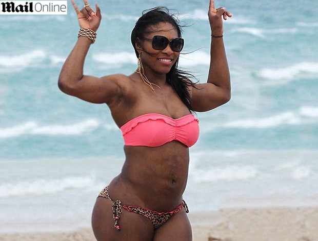 Serena Williams tênis praia (Foto: Reprodução/Daily Mail)