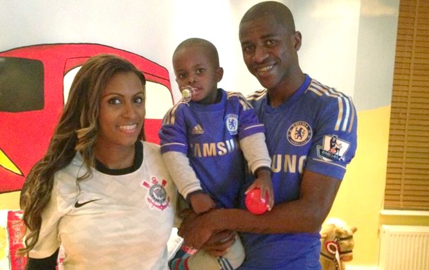 Ramires a esposa Islana  (Foto: Cahê Mota / Globoesporte.com)