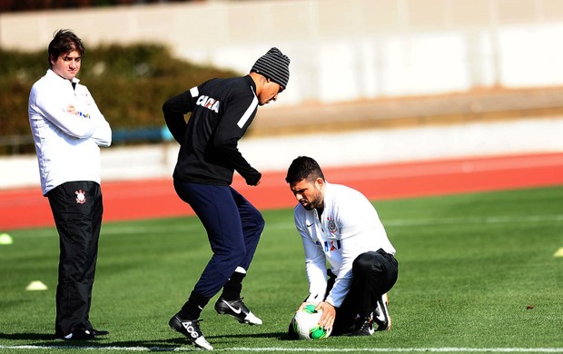 Guerrero treino Corinthians (Foto: Marcos Ribolli / Globoesporte.com)