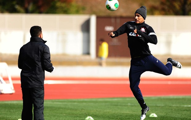 Guerrero treino Corinthians (Foto: Marcos Ribolli / Globoesporte.com)