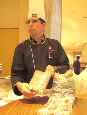 Cozinha do hotel do corinthians em nagoya (Foto: Zé Gonzales / Globoesporte.com)