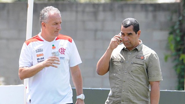 Dorival Junior e Zinho durante um treino do Flamengo em outubro deste ano