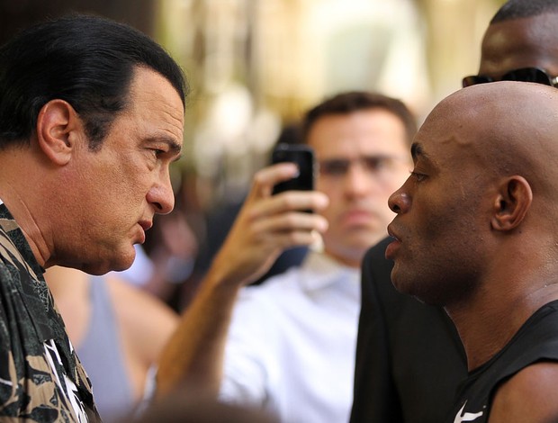 steven seagal com anderson silva UFC (Foto: Getty Images)